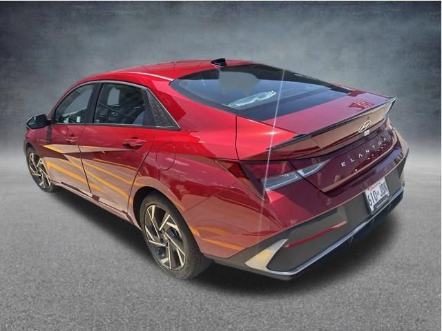 Used 2025 Hyundai Elantra Sport FWD image 7