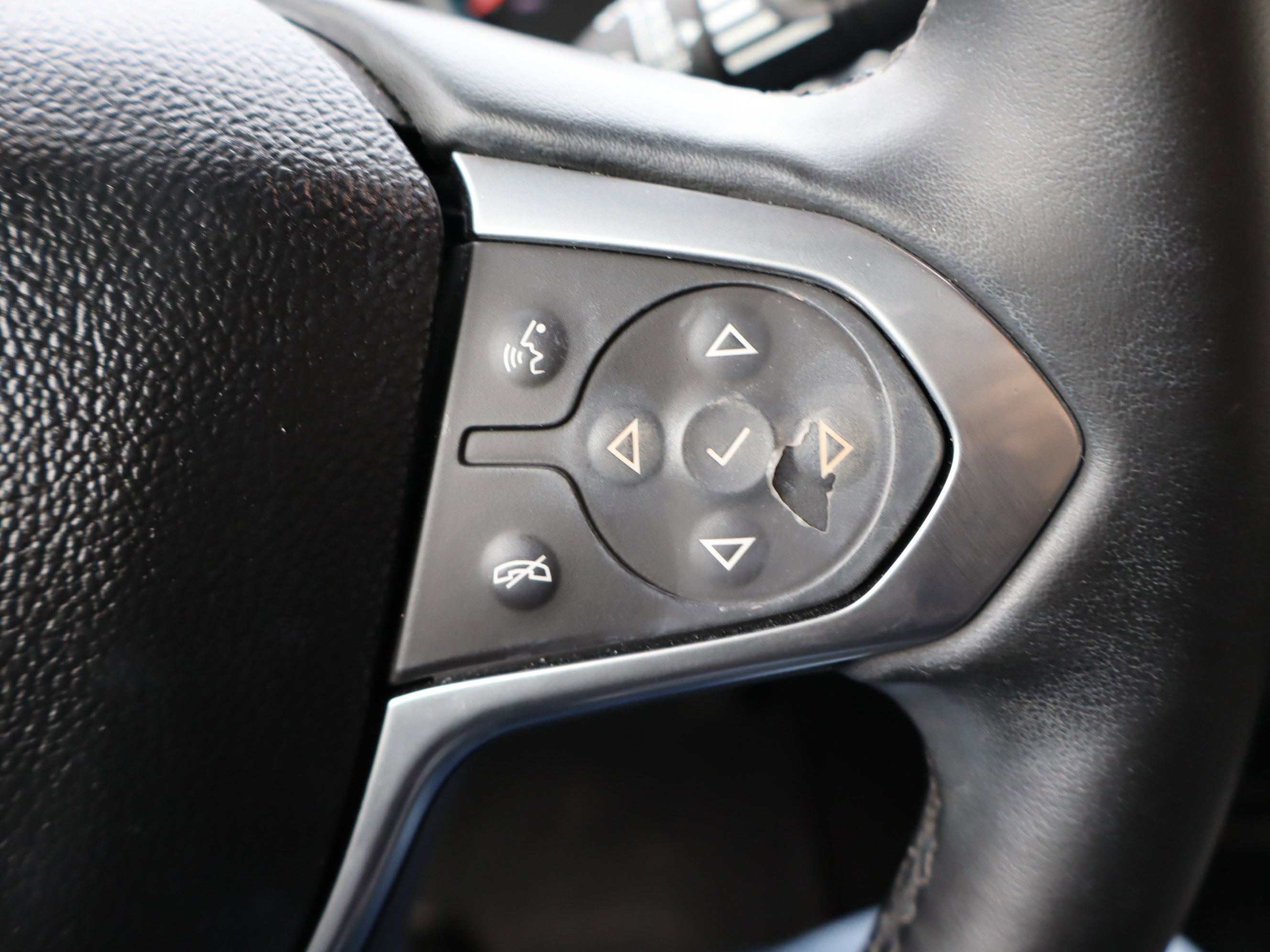 Certified 2023 Chevrolet Traverse LT w/ LPO, Floor Liner Package image 20