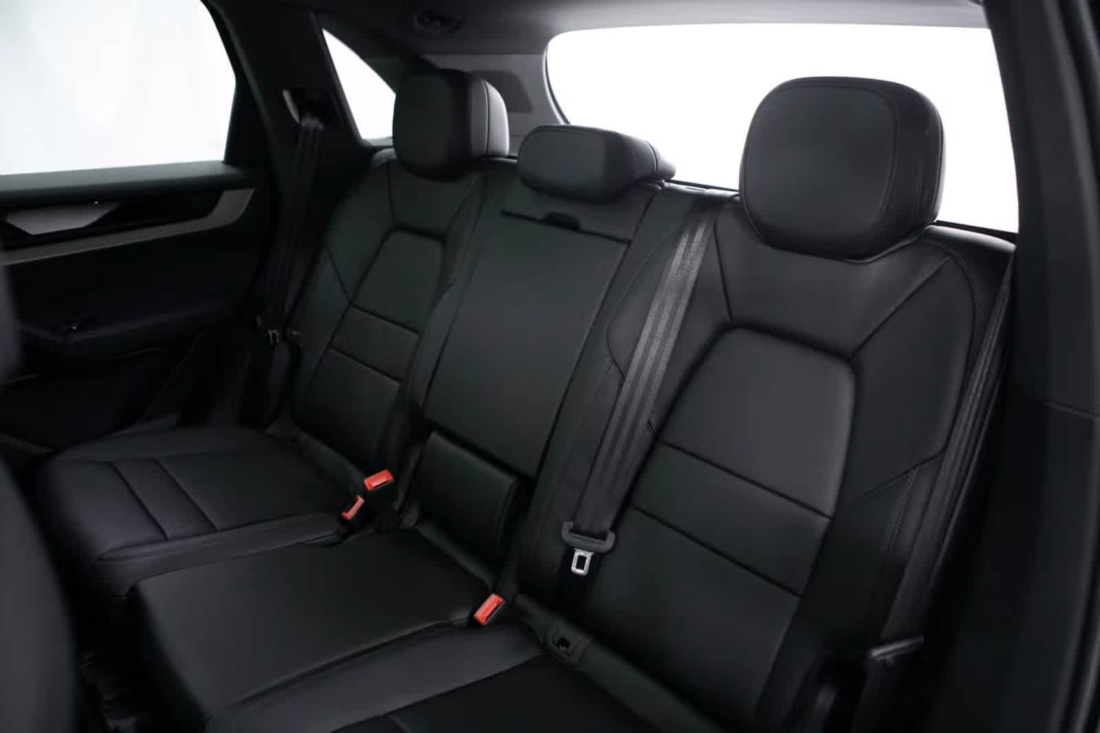 Certified 2026 Porsche Cayenne AWD/4WD image 37