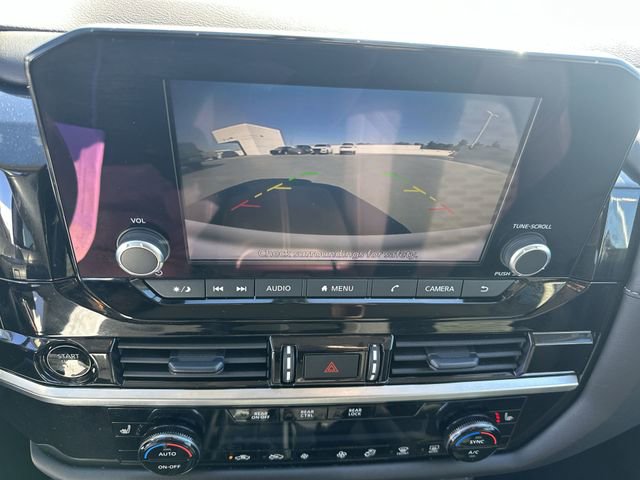 Used 2025 Nissan Pathfinder SV image 20