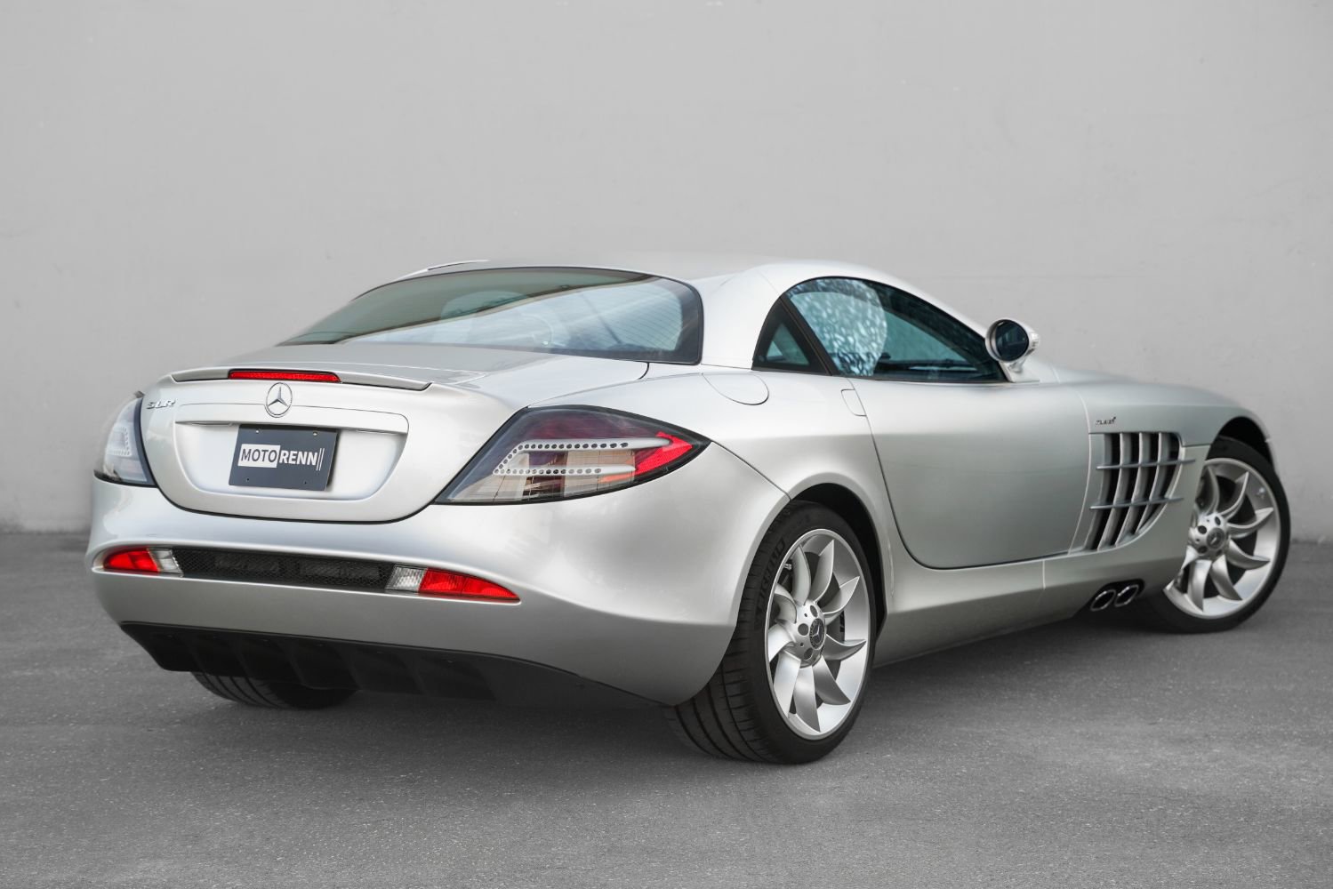 Used 2005 Mercedes-Benz SLR Coupe image 4