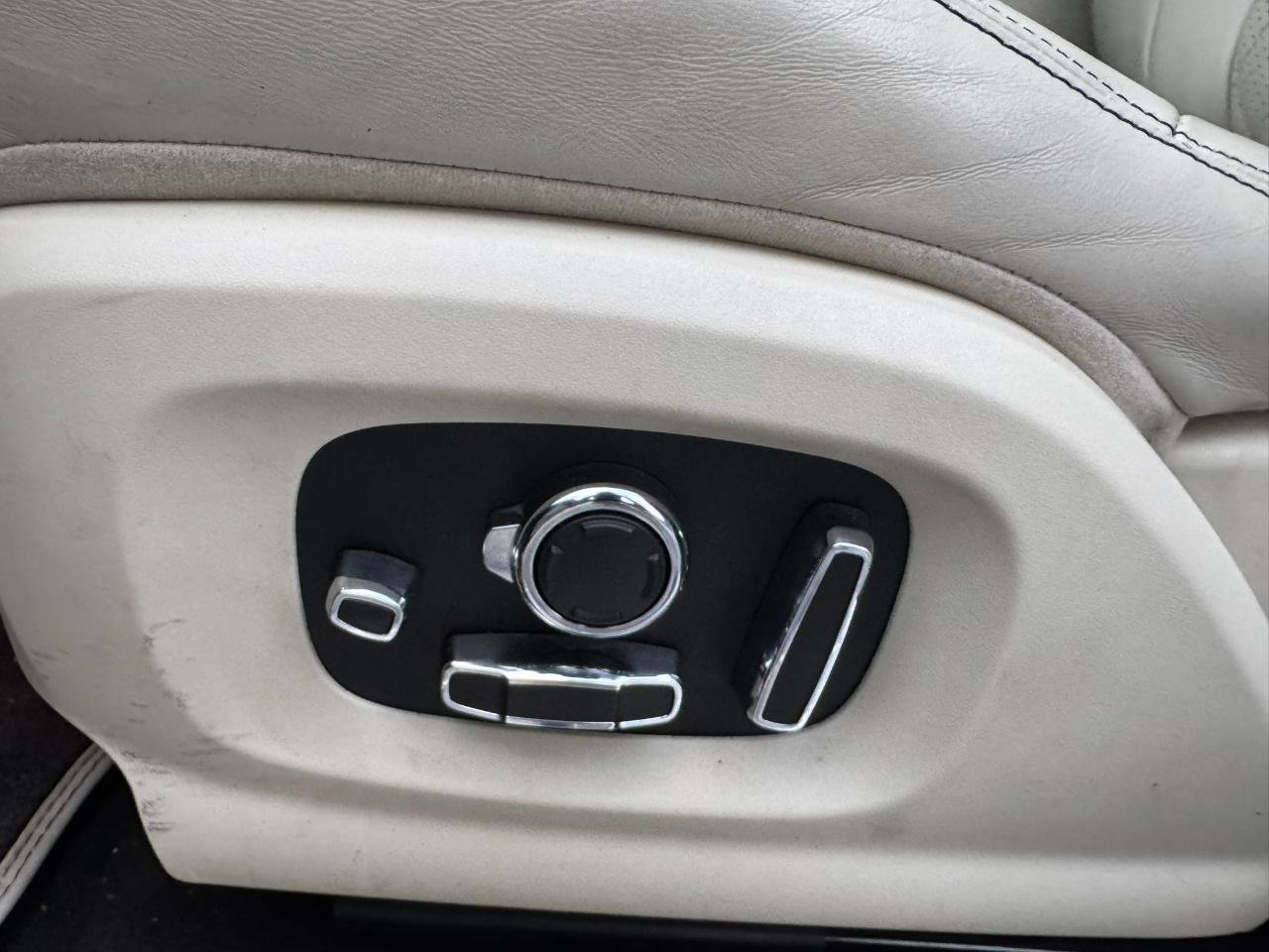 Used 2016 Jaguar XJ L Portfolio image 11