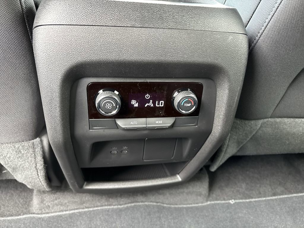 New 2025 Chevrolet Traverse LT image 23