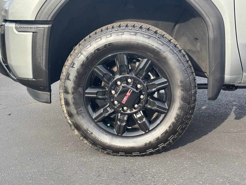 Used 2025 GMC Sierra 2500 AT4 w/ Technology Package image 11