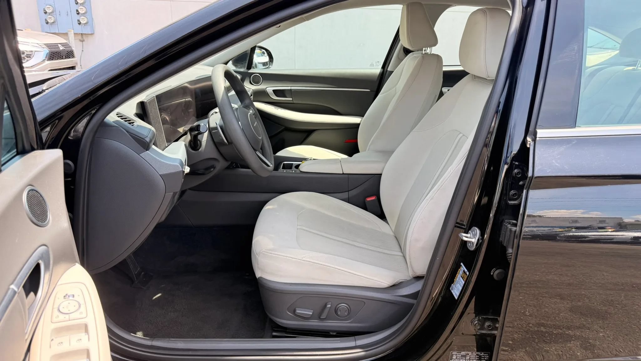 Used 2025 Hyundai Sonata SEL FWD image 12