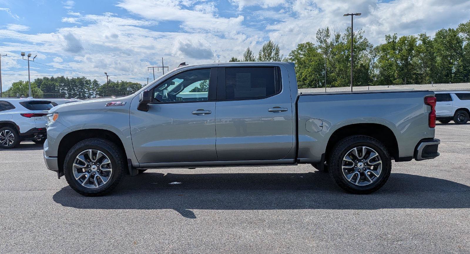 Used 2025 Chevrolet Silverado 1500 RST AWD/4WD image 5