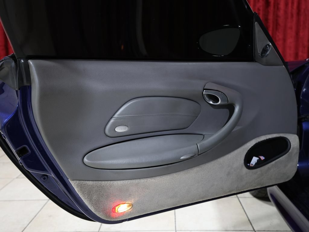 Used 2001 Porsche 911 Carrera RWD image 11