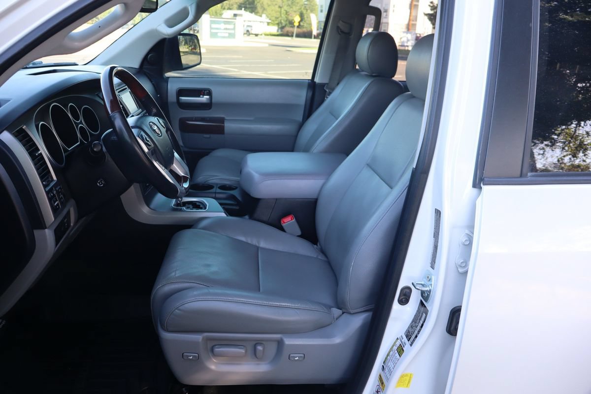 Used 2016 Toyota Sequoia Platinum AWD/4WD image 19