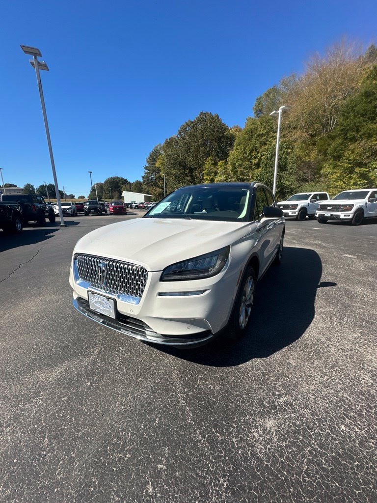 Used 2021 Lincoln Corsair FWD w/ Premium Package image 2
