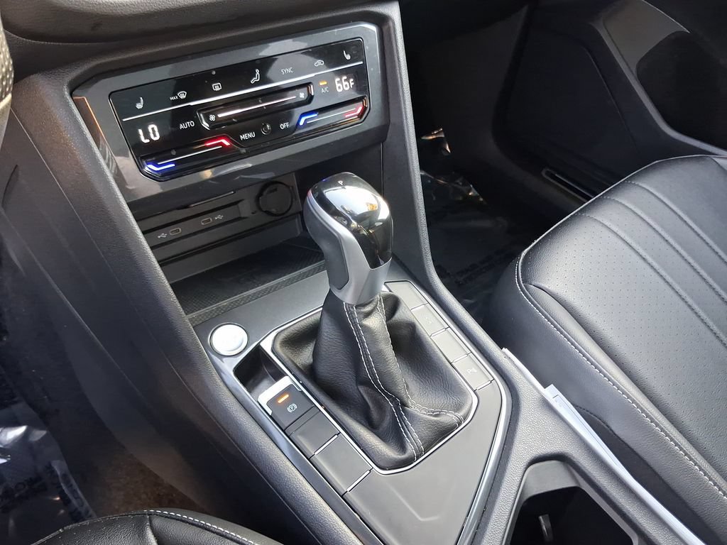 Used 2024 Volkswagen Tiguan SE R-Line FWD image 23