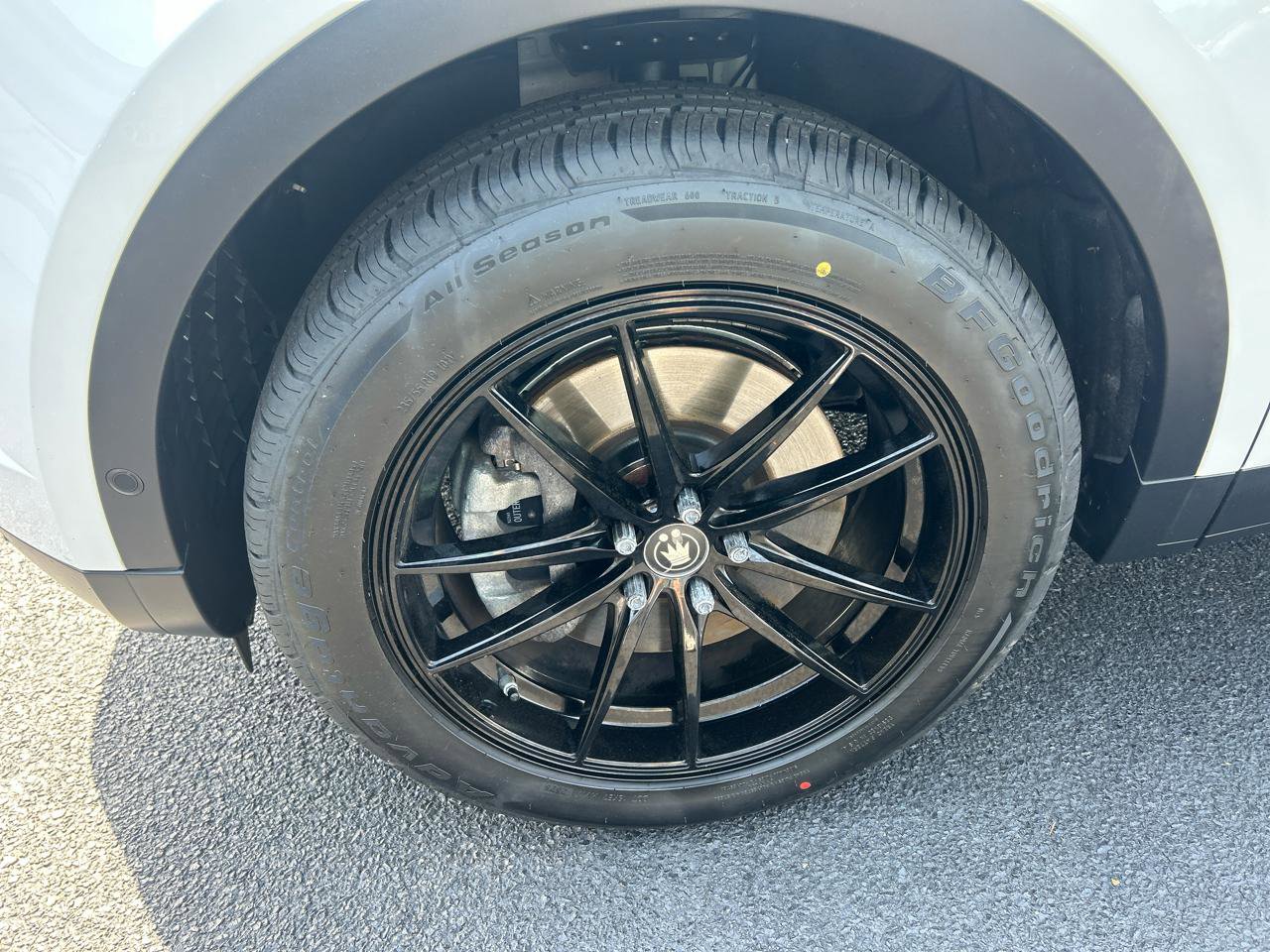 Used 2020 Jaguar E-PACE SE image 9