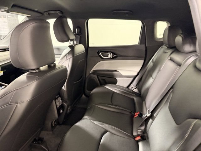 New 2026 Jeep Compass Limited AWD/4WD image 31