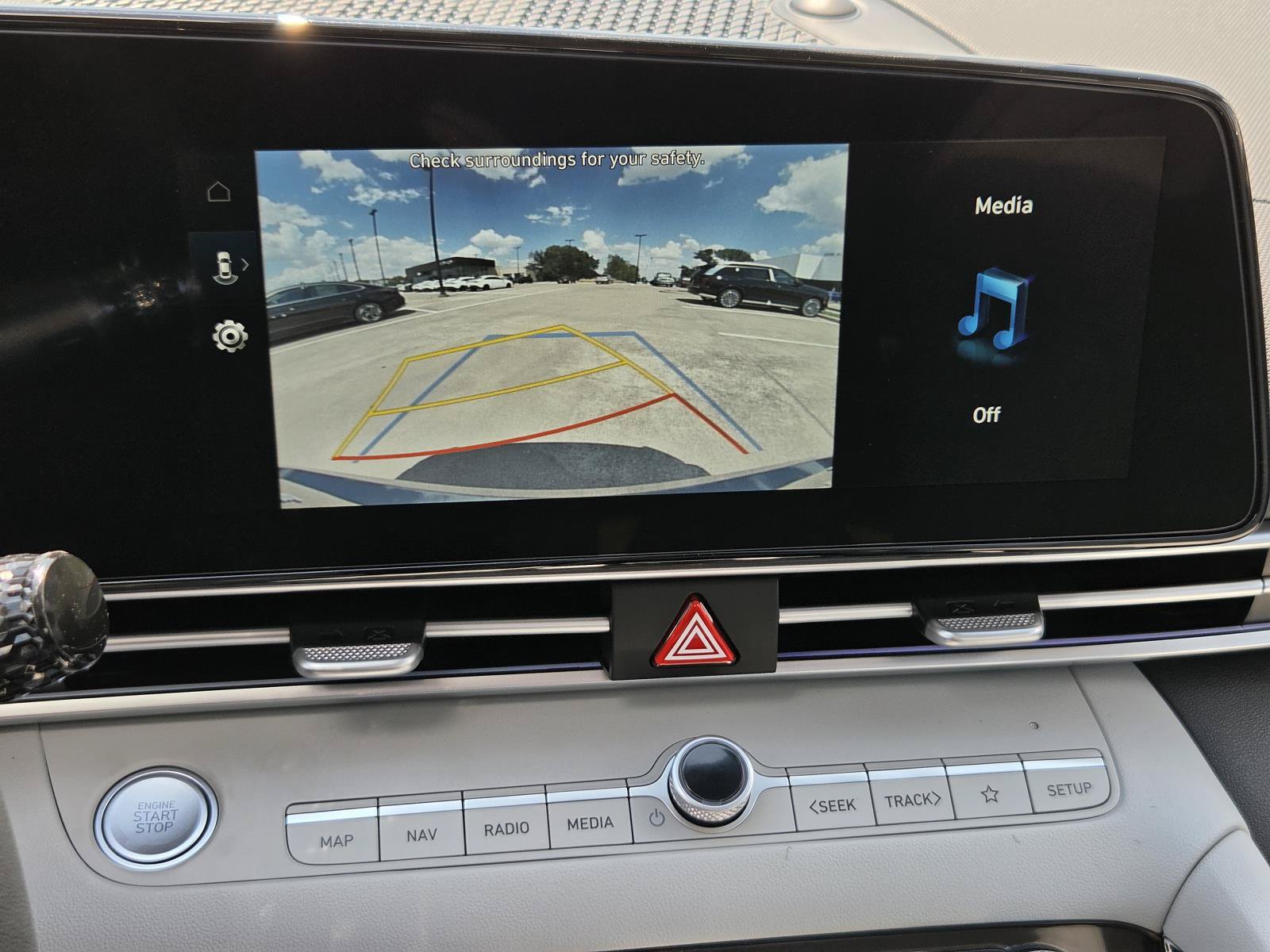 New 2026 Hyundai Elantra Limited FWD image 19