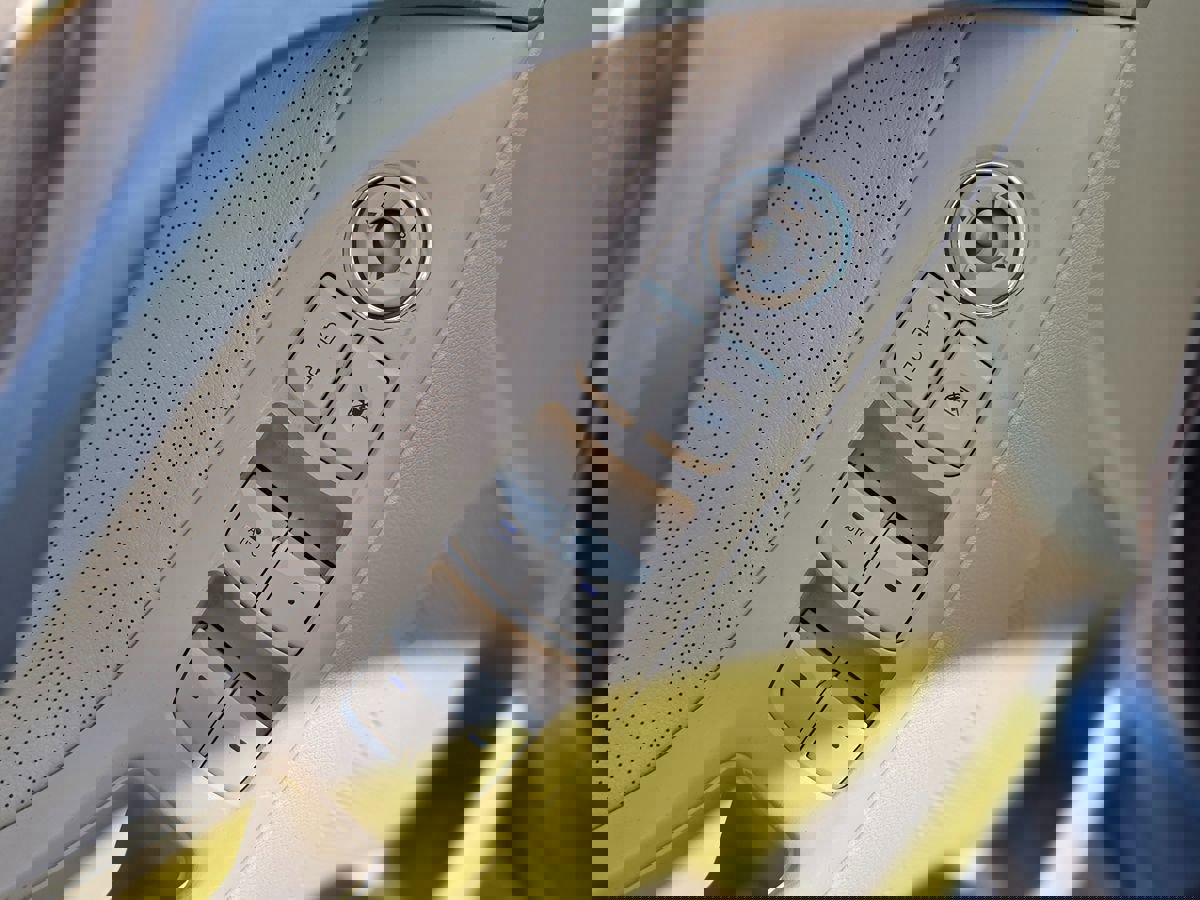 Used 2012 Hyundai Elantra Limited w/ Technology Pkg 5 image 27