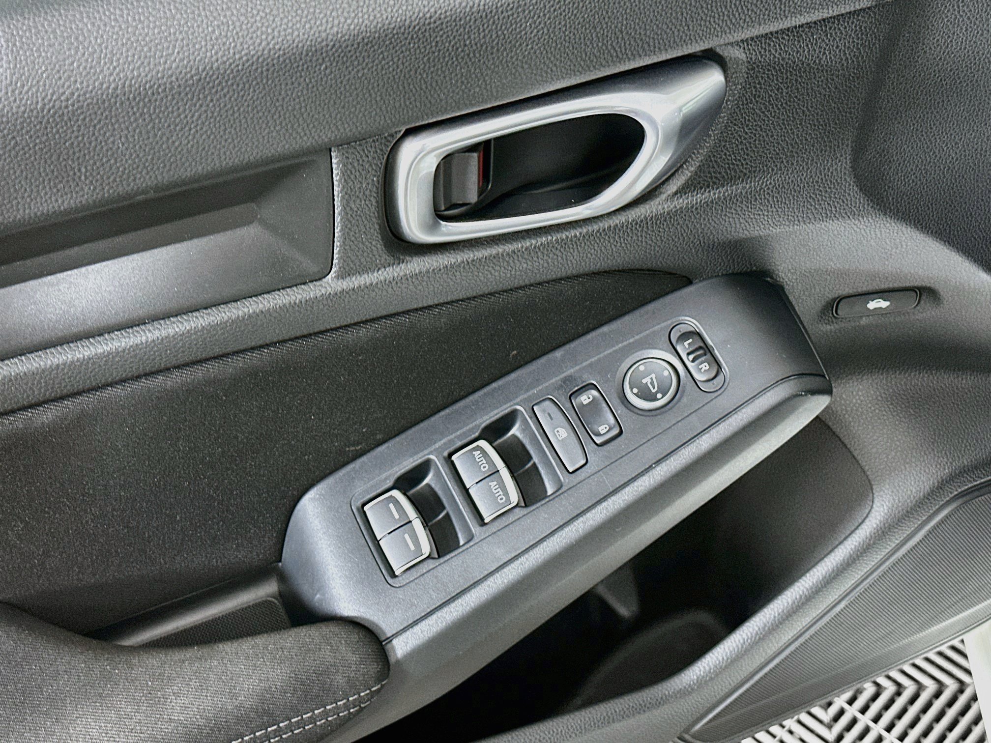 Used 2023 Honda Civic Sport image 15