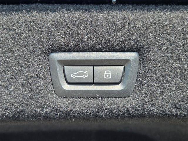 Used 2025 BMW i7 xDrive60 AWD/4WD image 7