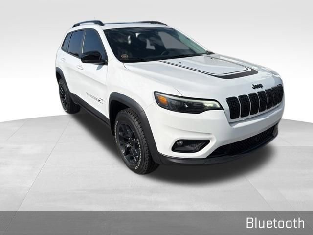 Used 2022 Jeep Cherokee Latitude w/ Sun & Sound Group AWD/4WD image 3