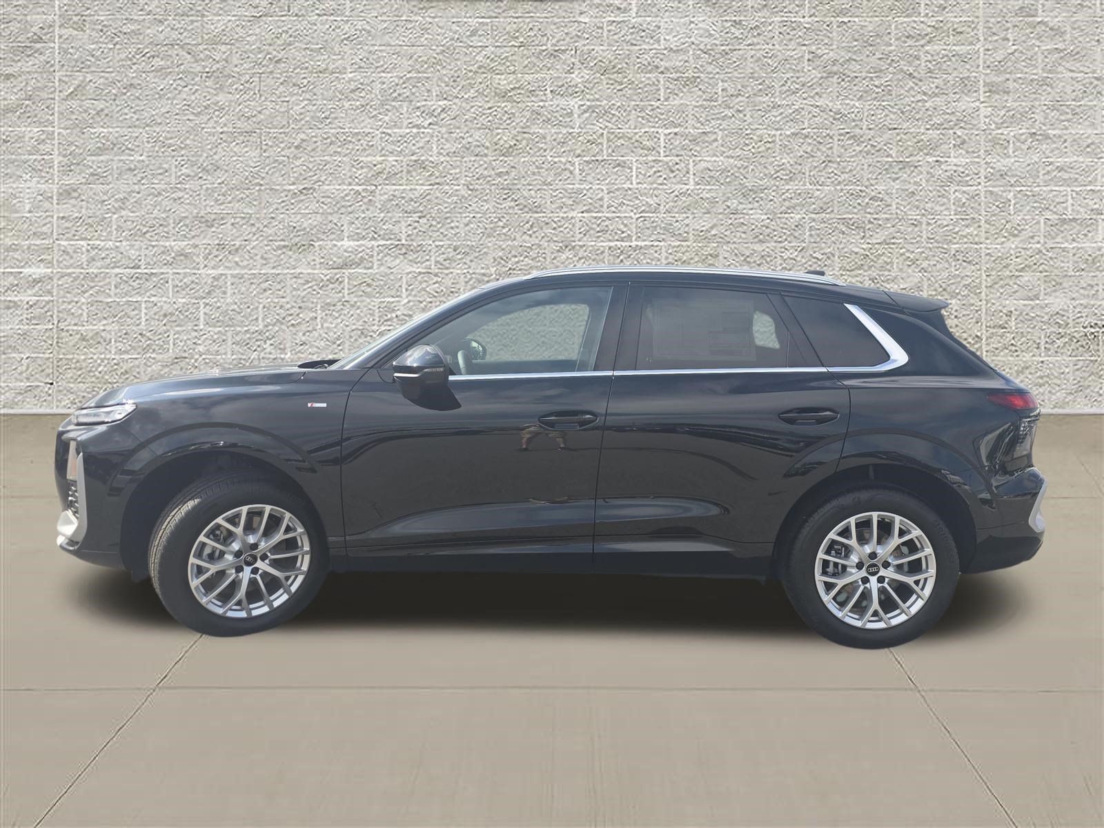 New 2026 Audi Q3 quattro 2.0T AWD/4WD image 4
