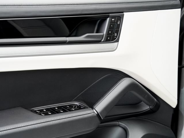 New 2026 Porsche Cayenne S image 8