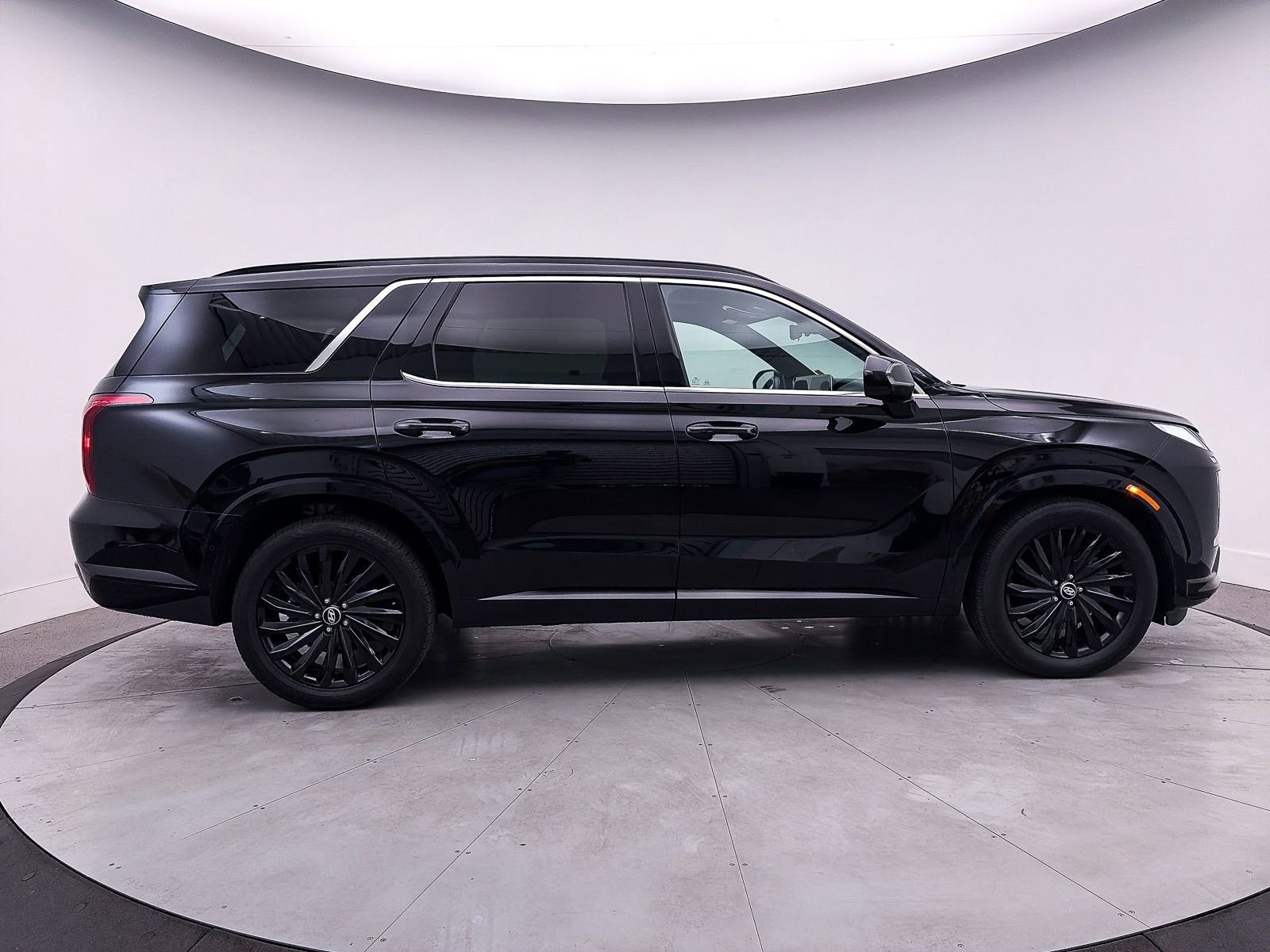 Used 2024 Hyundai Palisade Calligraphy image 50