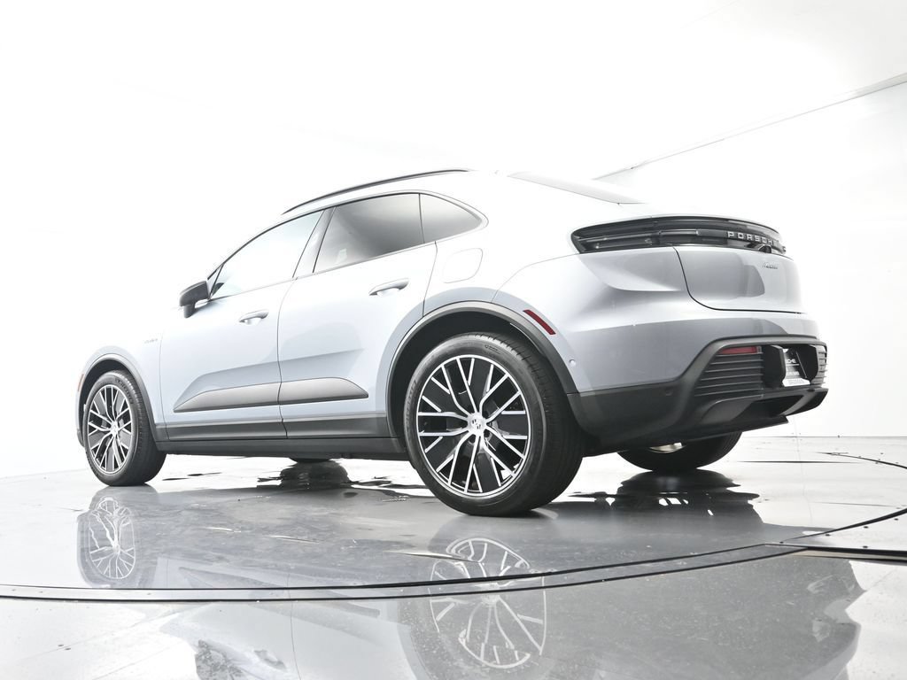 Certified 2025 Porsche Macan Electric RWD image 48