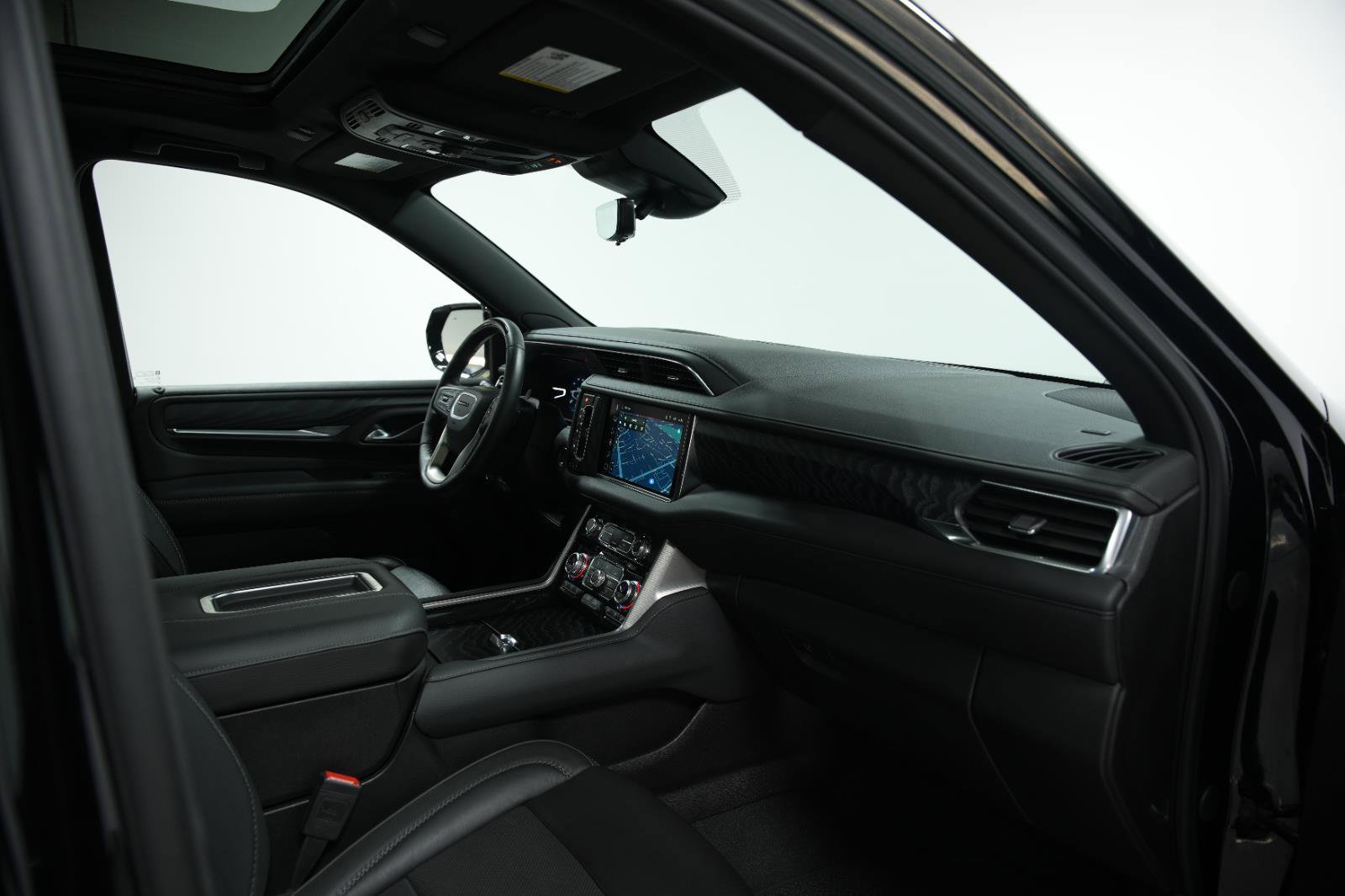 Used 2024 GMC Yukon Denali w/ Advanced Technology Package image 23