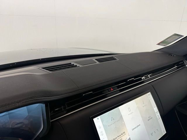 New 2025 Land Rover Range Rover SE image 30