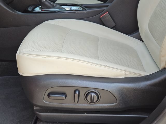 Used 2020 Buick Encore GX Essence FWD image 23