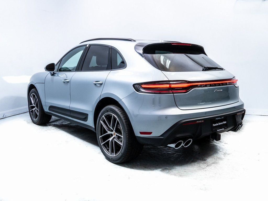 Used 2025 Porsche Macan image 3