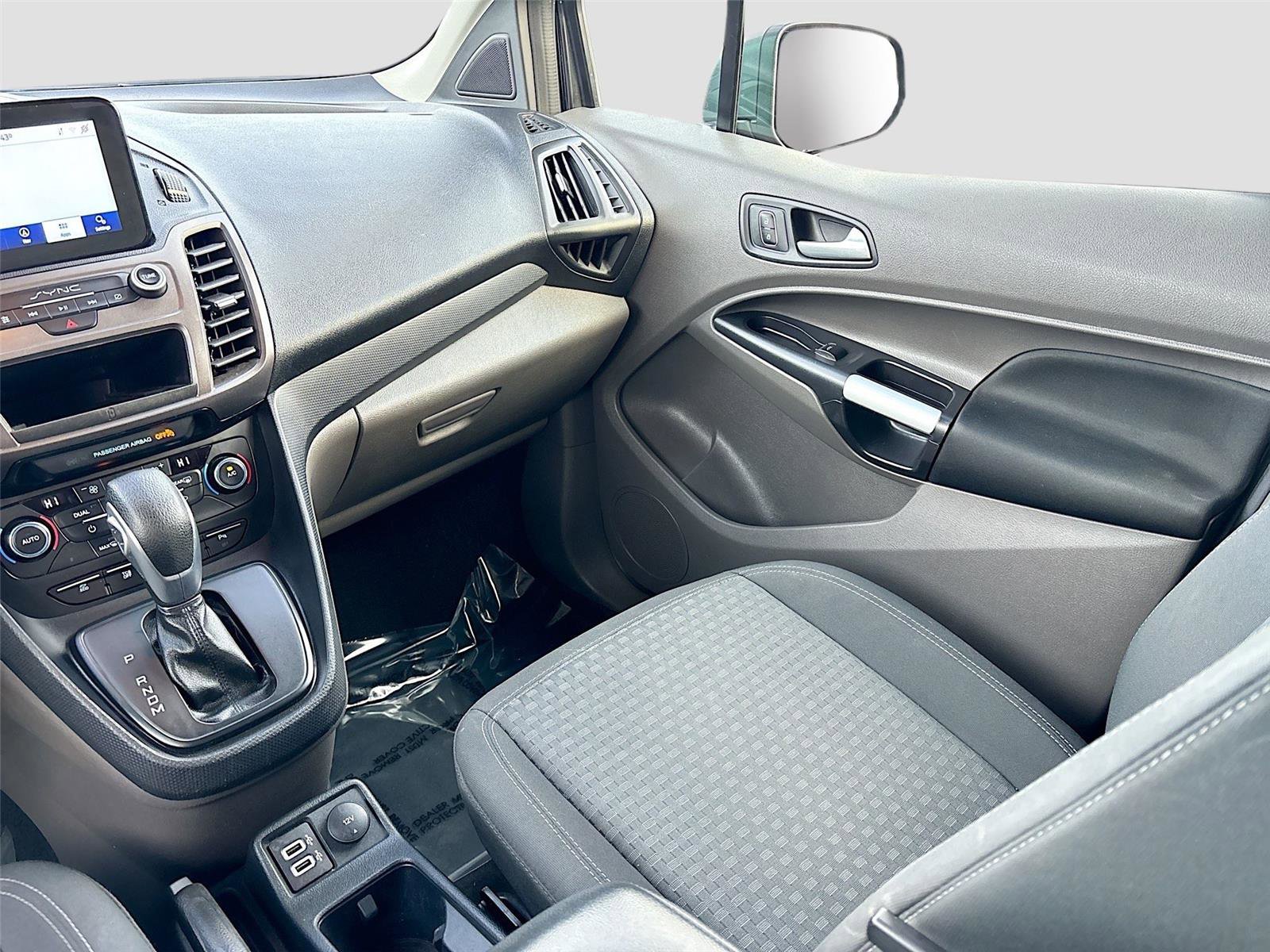 Used 2021 Ford Transit Connect XLT image 24