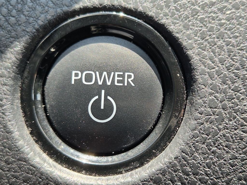 Used 2025 Toyota Camry SE FWD image 21