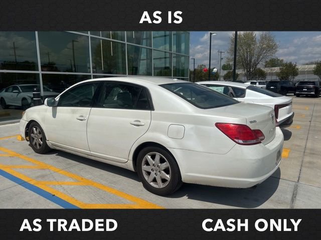 Used 2010 Toyota Avalon XLS FWD image 3