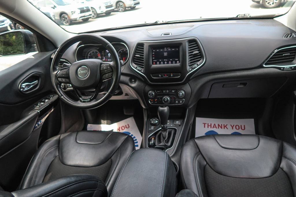 Used 2021 Jeep Cherokee Latitude Plus AWD/4WD image 14