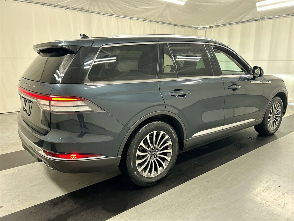 Used 2023 Lincoln Aviator Reserve w/ Elements Package Plus image 2