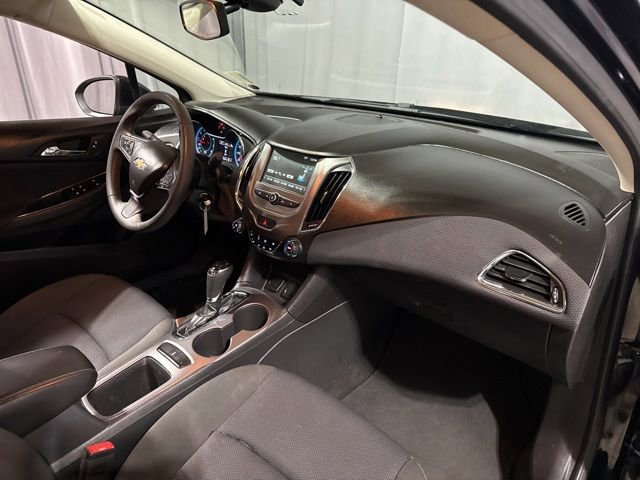Used 2016 Chevrolet Cruze LT FWD image 27