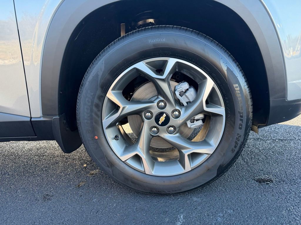 New 2026 Chevrolet Trax LT w/ Sunroof Package image 26