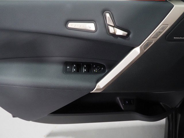 Used 2024 BMW iX xDrive50 w/ Premium Package image 78