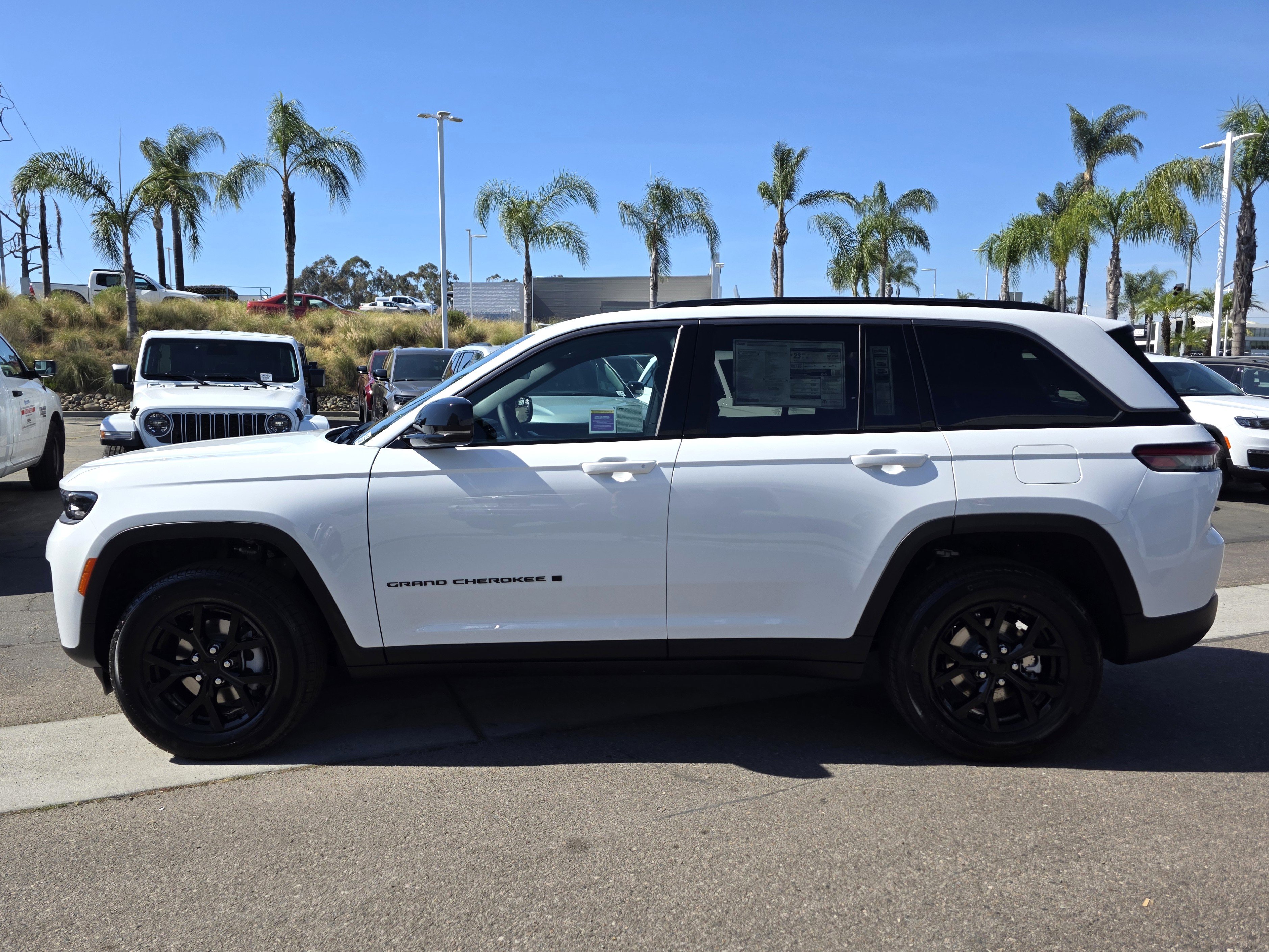 New 2026 Jeep Grand Cherokee Altitude AWD/4WD image 2