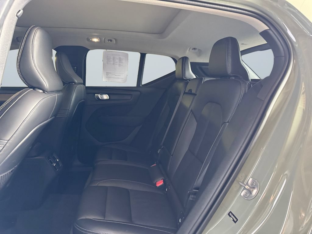 Used 2023 Volvo XC40 B5 Plus w/ Climate Package AWD/4WD image 13