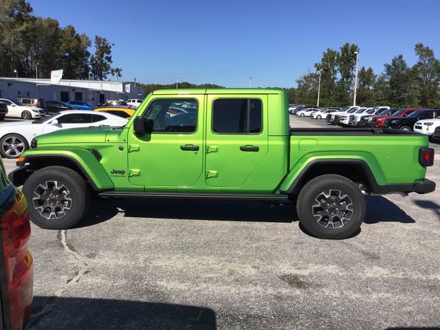 New 2025 Jeep Gladiator Sport w/ Premium Package image 4