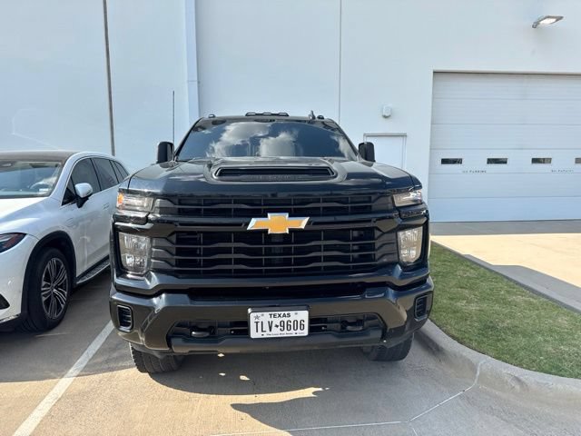 Used 2024 Chevrolet Silverado 2500 Custom w/ Custom Value Package AWD/4WD image 2