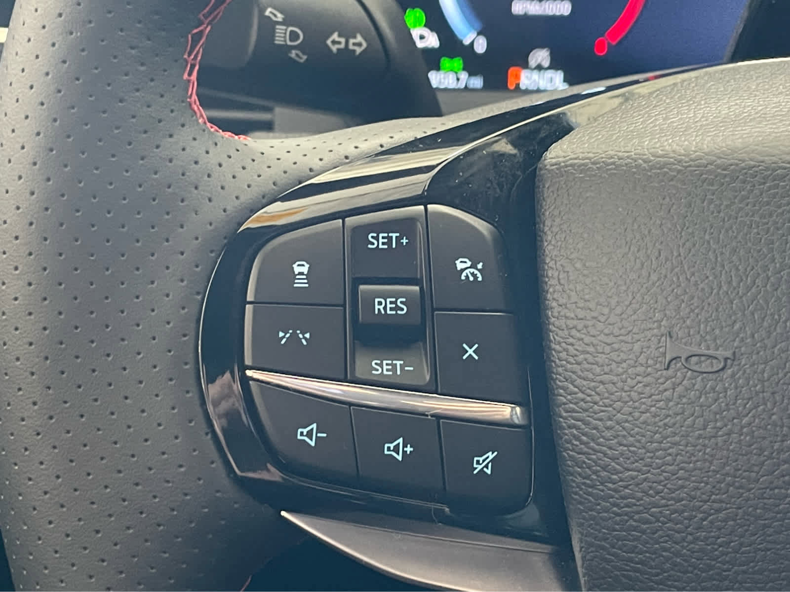 New 2026 Ford Explorer ST-Line w/ ST-Line Street Pack image 21