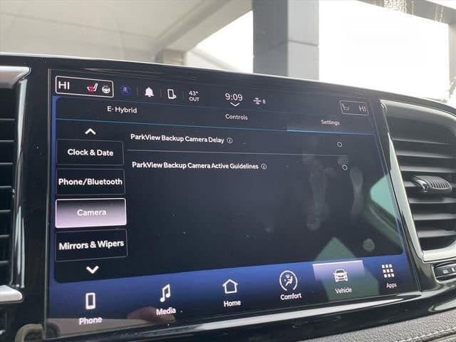 Used 2022 Chrysler Pacifica Touring-L image 25