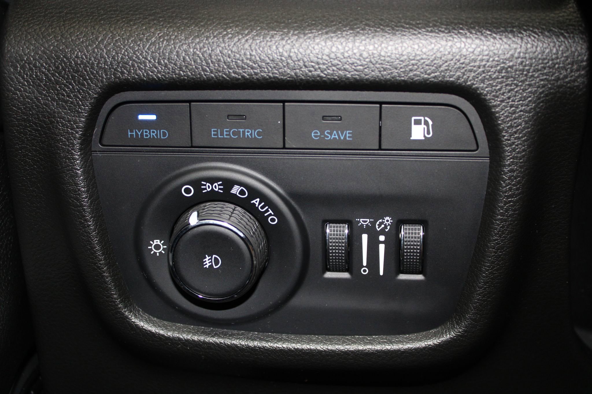 Used 2023 Jeep Grand Cherokee 4WD 4xe w/ Luxury Tech Group II image 43