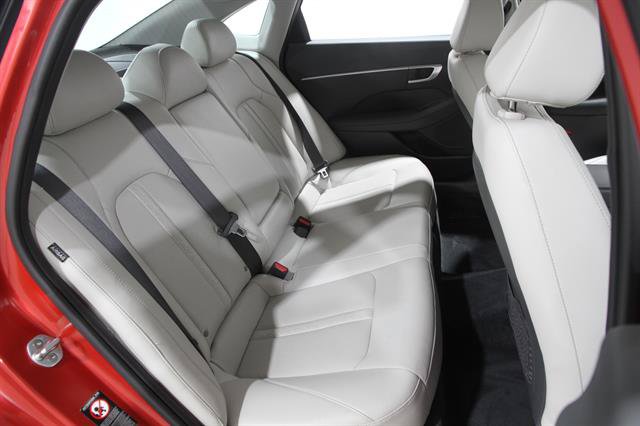 Used 2020 Hyundai Sonata SEL w/ Premium + Sunroof Package FWD image 17