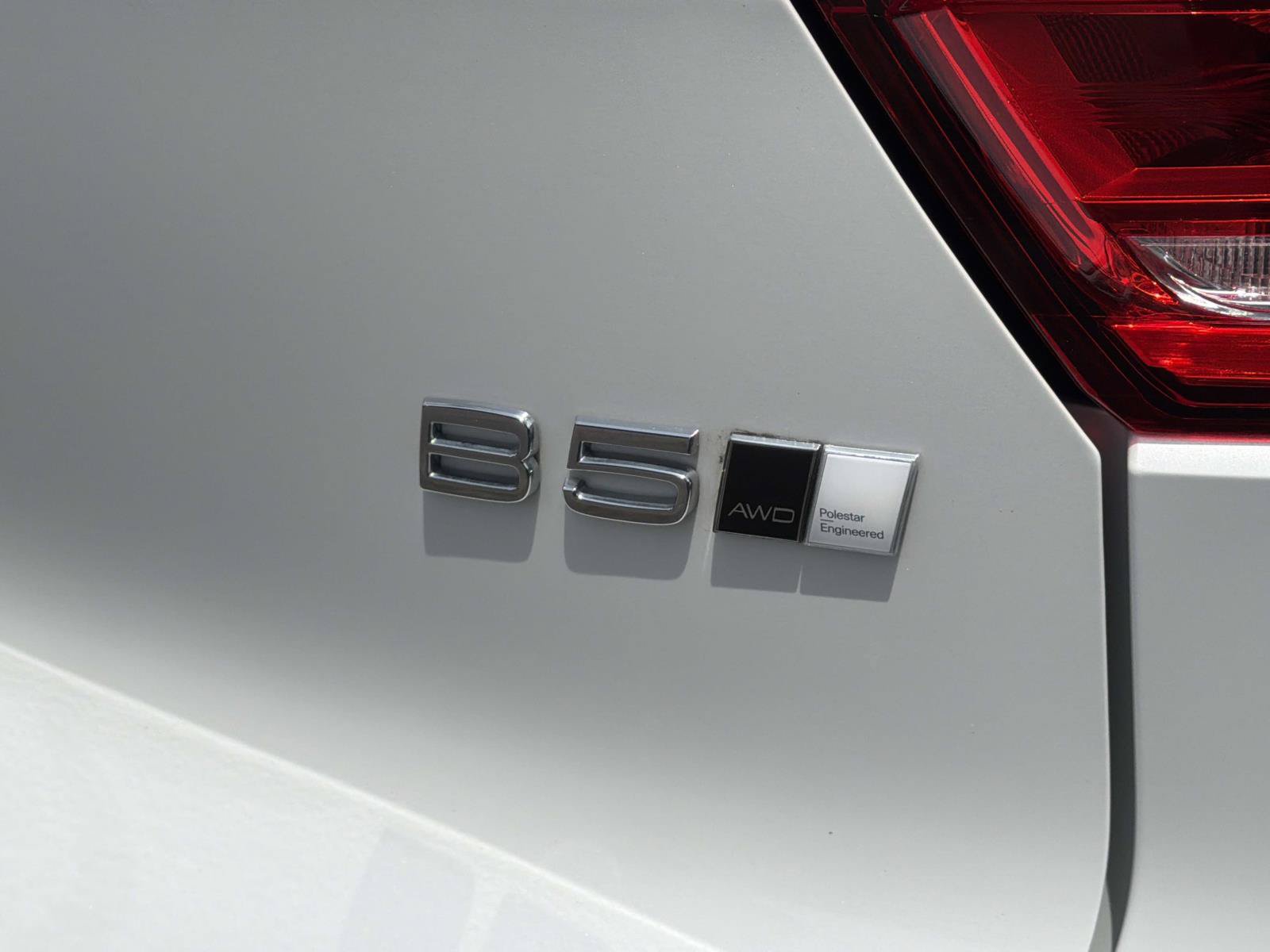 Certified 2023 Volvo XC40 B5 Ultimate AWD/4WD image 28