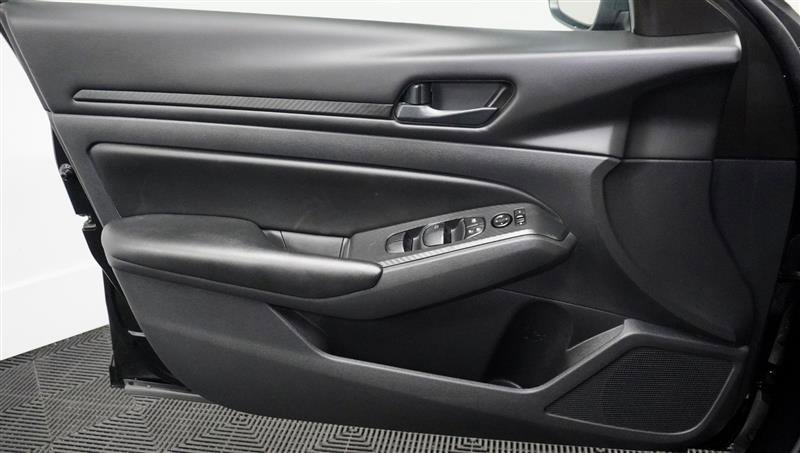 Used 2024 Nissan Altima 2.5 S image 28