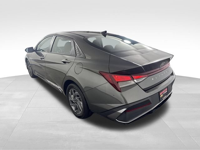 Used 2024 Hyundai Elantra SEL FWD image 7