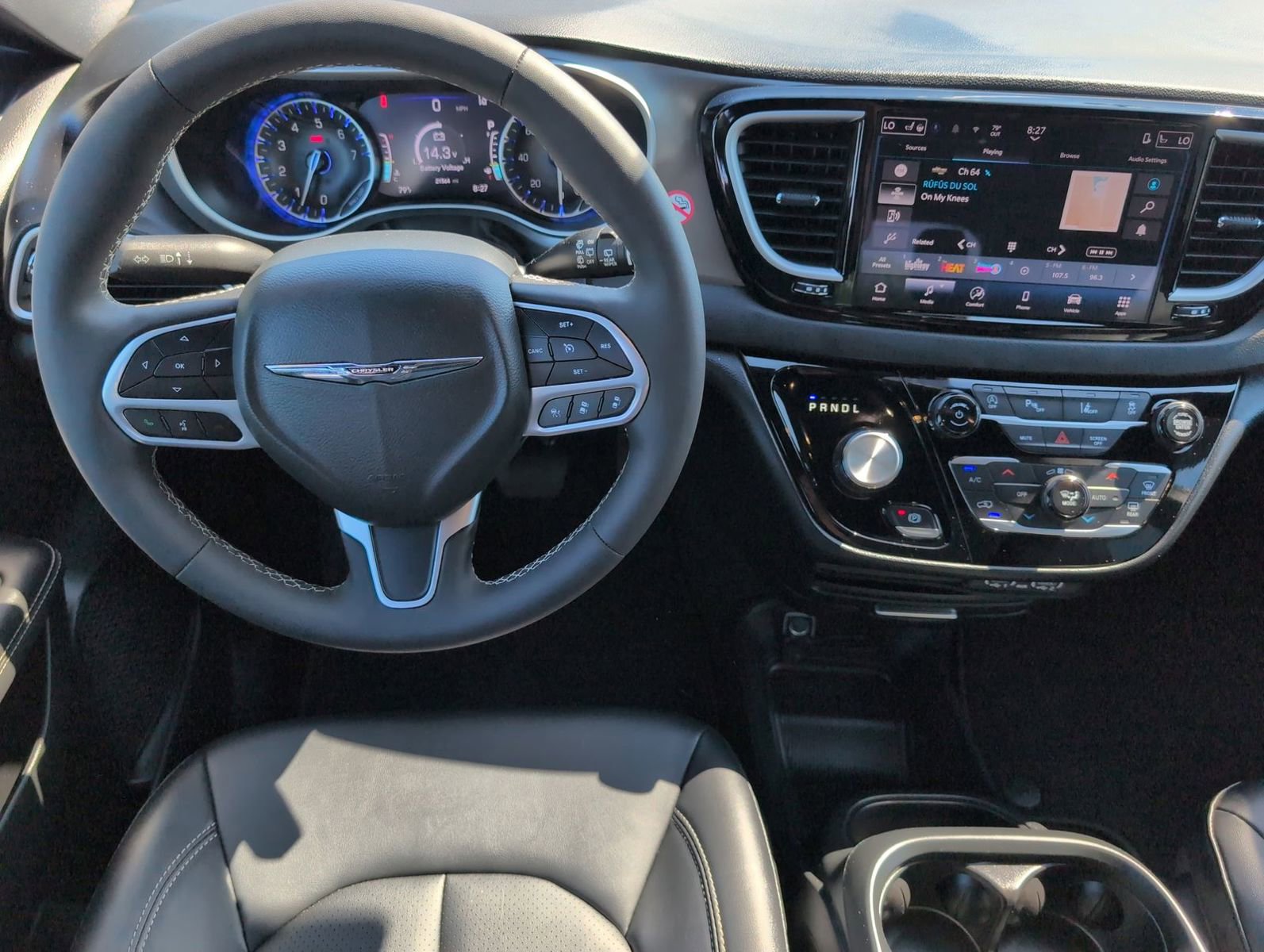 Used 2025 Chrysler Pacifica Select image 30