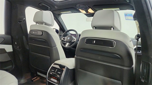 Used 2023 BMW X7 xDrive40i w/ M Sport Package image 27